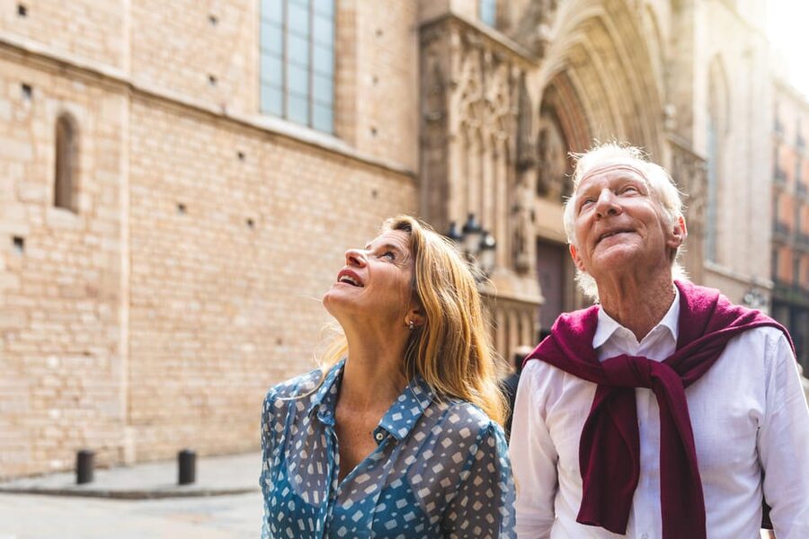Barcelona: Old Town Walking Tour with Optional Casa Batlló - Stop-by-stop: Gothic Quarter streets and El Born’s textures
