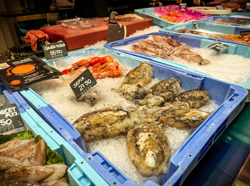 ⭐︎ Barcelona: Paella Maestro Market Tour & Sangria & Tapas - Chef-led paella, pan con tomate, and sangria: what you’ll actually cook