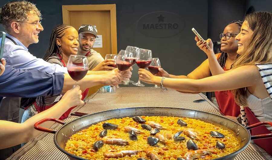 ⭐︎ Barcelona: Paella Maestro Market Tour & Sangria & Tapas - Inside the Exclusive Sarrià Market: how to pick seafood and produce without guessing