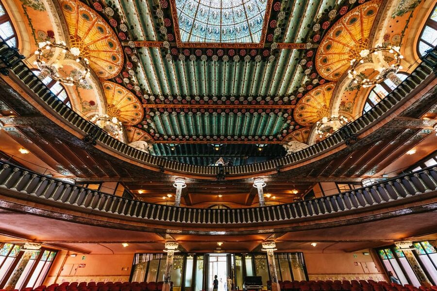 Barcelona: Palau de la Música Guided Tour - Lluís Millet Hall and the balcony with columns that symbolize nature