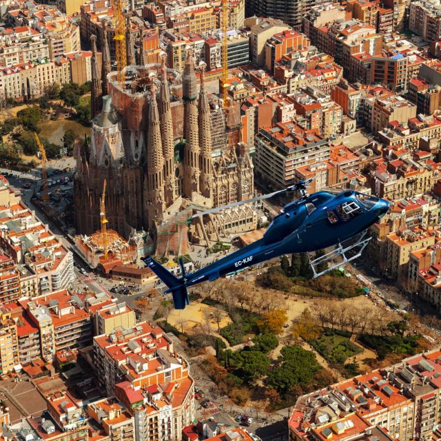 Barcelona: Panoramic Helicopter Flight & Boat Transfer - Key highlights at a glance