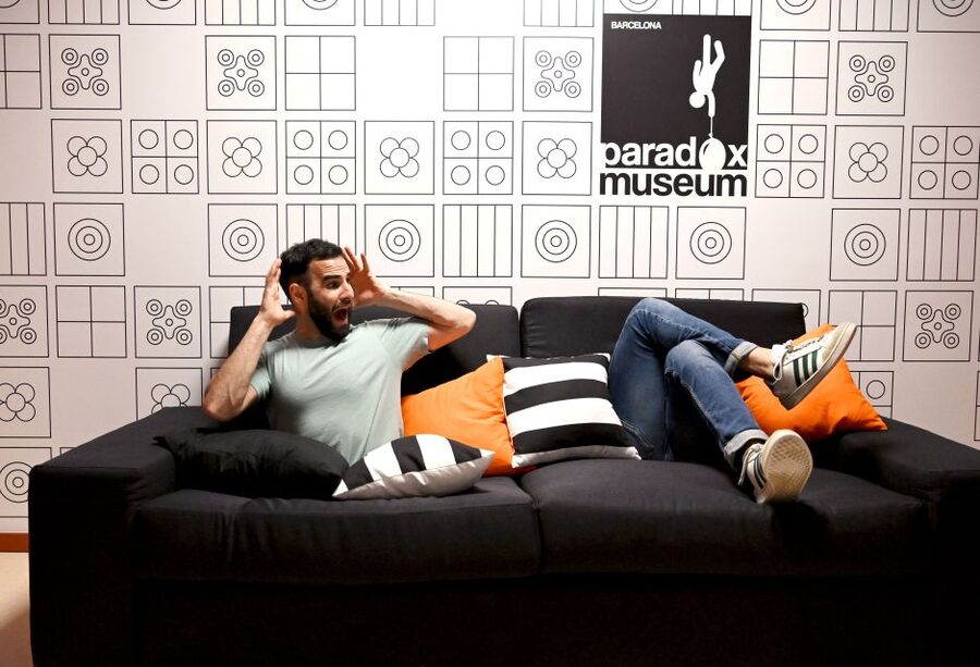 Barcelona: Paradox Museum Entry Ticket - The rooms that make people laugh: Zero Gravity, Camouflage, Paradox Tunnel