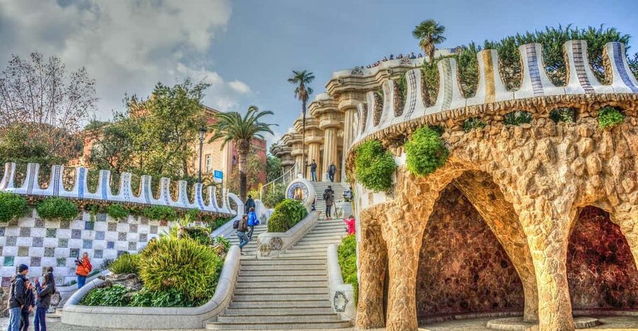 Barcelona: Park Güell Guided Tour - Meeting at Ctra. del Carmel, 23, and how not to get stuck outside