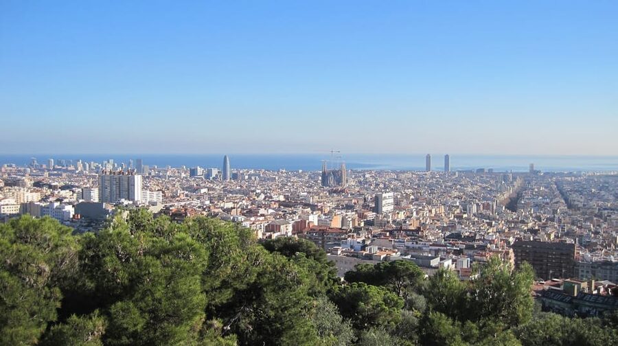 Barcelona: Park Güell Guided Tour - Getting the views right: Barcelona from the hilltop perspective