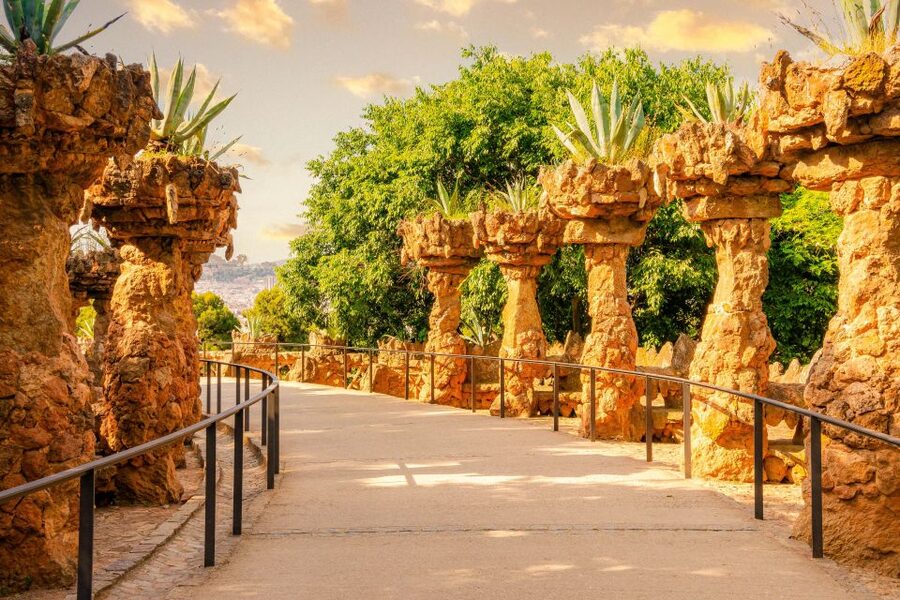 Barcelona: Park Güell Guided Tour with Fast-Track Ticket - Should you book this Park Güell fast-track guided tour?