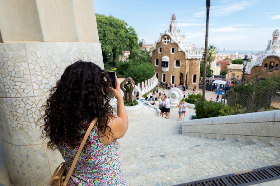 Barcelona: Park Guell Guided Tour with Skip-the-Line Entry - Gaudí’s gated-community plan, and why the park still feels intentional