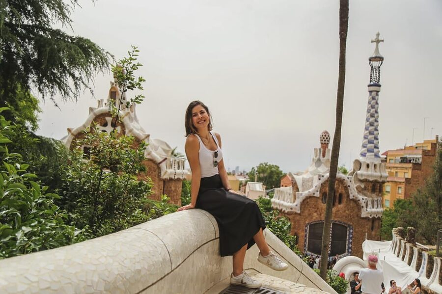 Barcelona: Park Güell Private Photography Experience - Meeting at Park Güell: Spotting Borja and Staying Calm
