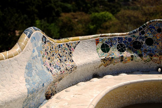Barcelona: Park Guell Skip the Line Guided Tour - Why Park Güell feels different with a guide