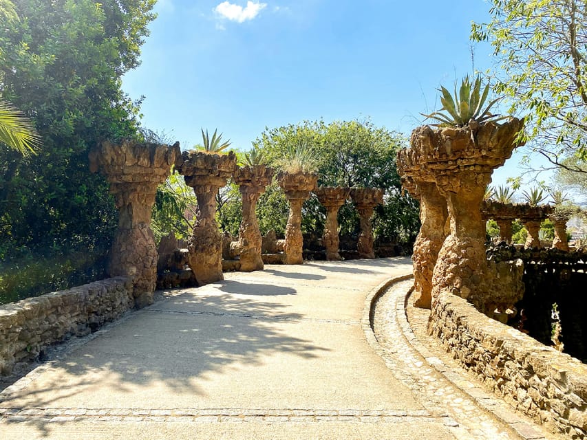 Barcelona: Park Güell Skip-the-Line Guided Tour - Upgrade to the Guell and Sagrada Familia Combo With Transportation