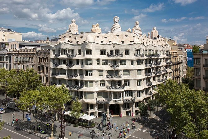 Barcelona Pass: Save up to 50% - Includes Sagrada Familia - Beyond Gaudí: skyline views, modernism rivals, and Sant Pau