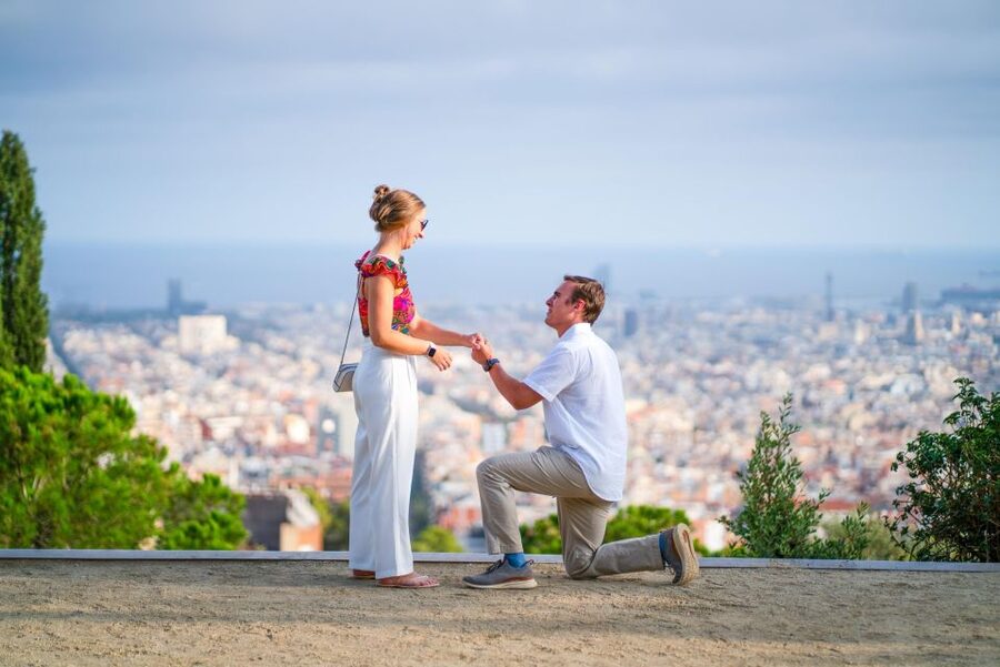 Barcelona: Personal Travel & Vacation Photographer - Practical tips so your photos look natural (not forced)