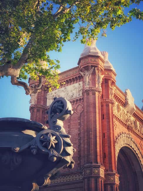 Barcelona: Phone Photography Tips & Tricks - Park & Old Town - Should you book the Barcelona phone photography class?