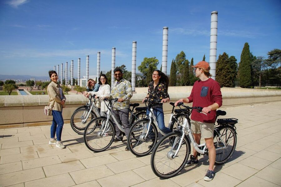 Barcelona Photo Highlights 4h Small Group eBike Tour - From W-Hotel Views to the Sail-Shaped Sea Mood
