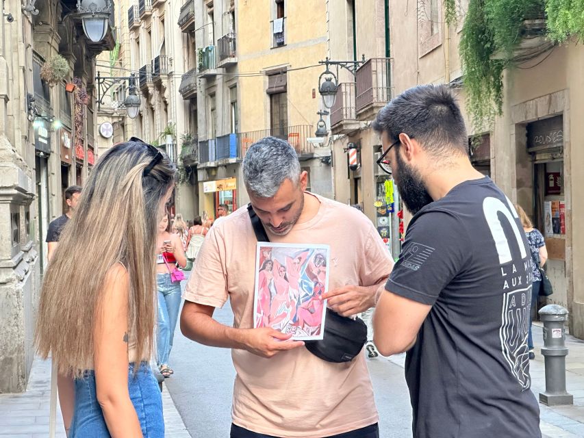 Barcelona: Picasso's Barcelona & Picasso Museum Walking Tour - Outdoor Picasso Stops and the Artists He Sparked