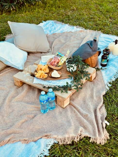 Barcelona PICNIC. Exclusive and personalized experience. - Small checks that help your picnic feel polished