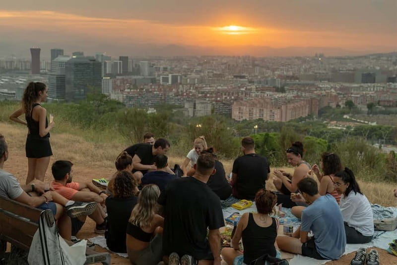 Barcelona PICNIC. Exclusive and personalized experience. - Choosing between Ciutadella Park, the beach, and Montjuïc