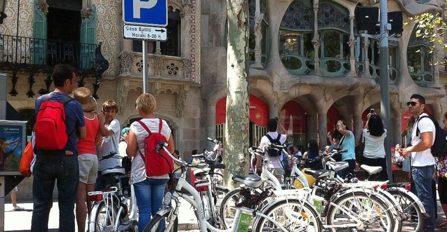 Barcelona: Private 5 Neighborhoods Tour by Electric Bike - Key points to know before you pedal off