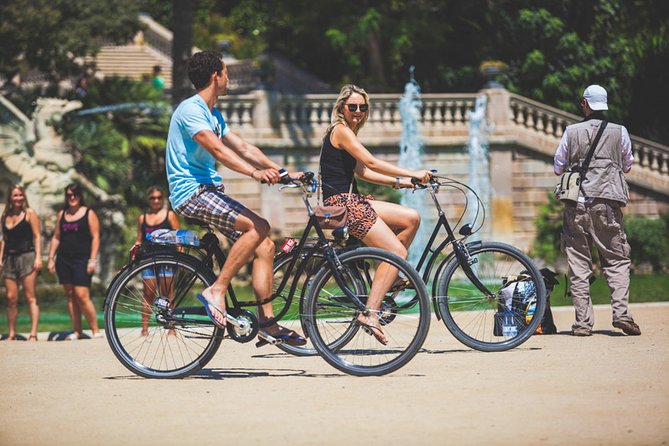 Barcelona: Private Bike/eBike Tour & Sagrada Familia Tickets - El Born to Ciutadella Park, Arc de Triomf, and La Monumental