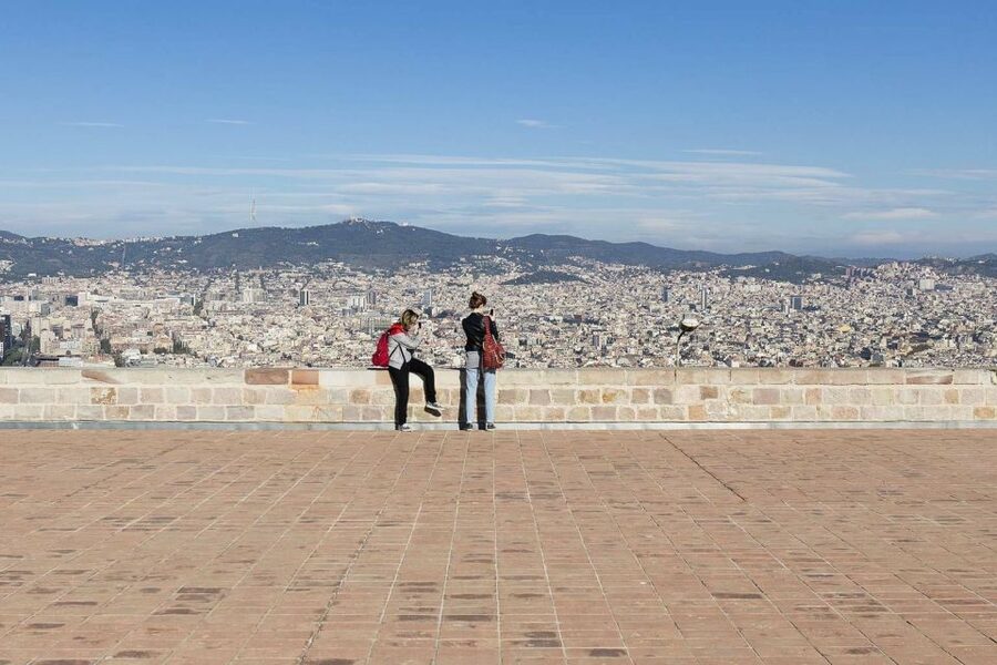 Barcelona: Private City Sights Tour, Including Cable Car - Montjuïc Castle: Tower Views and an Exclusive Dungeon Visit