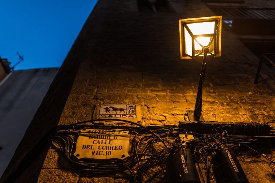 Barcelona: Private Custom Tour with a Local – Icons & Gems - The best guides focus on stories, not just dates