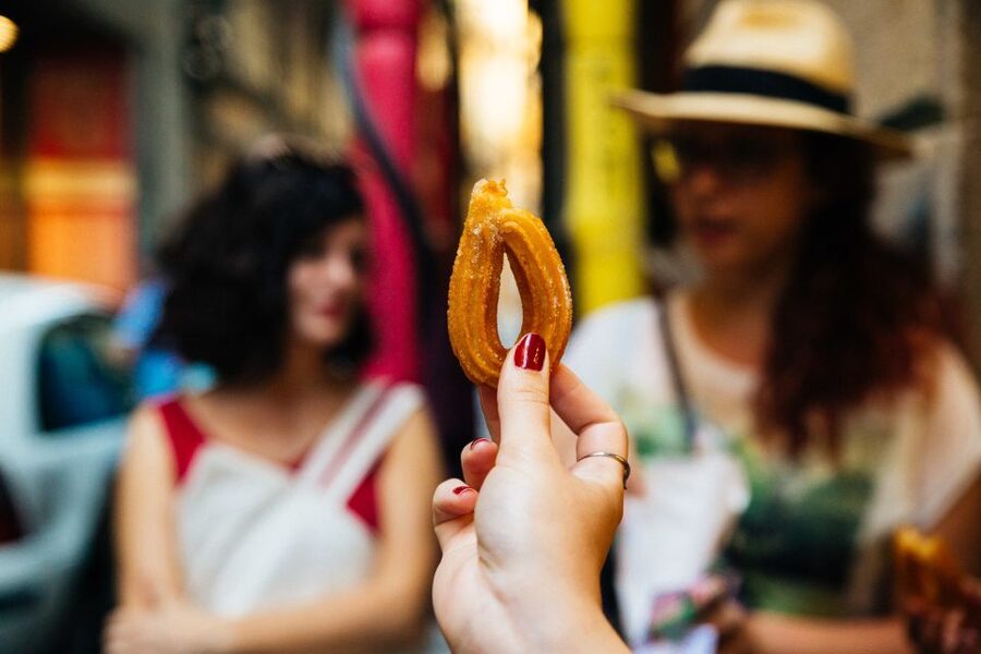 Barcelona: Private Food Tour – 10 Tastings with Locals - Drinks on a food tour: vermouth and wine, handled well