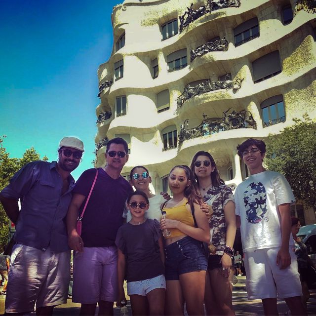 Barcelona: Private Gaudi Tour to Casa Mila & Casa Vicens - Meeting at Plaça del Teatre and getting your bearings in the Raval