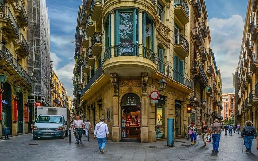 Barcelona: Private Half-Day Sightseeing Tour with a Local - Should You Book It?