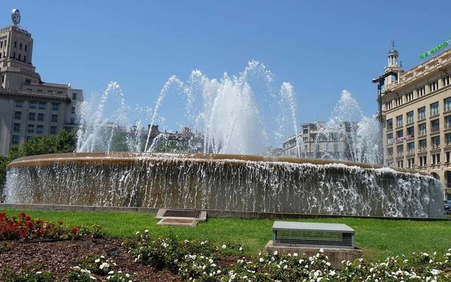 Barcelona: Private Half-Day Sightseeing Tour with a Local - Getting Picked Up (and Why the Meeting Point Matters)