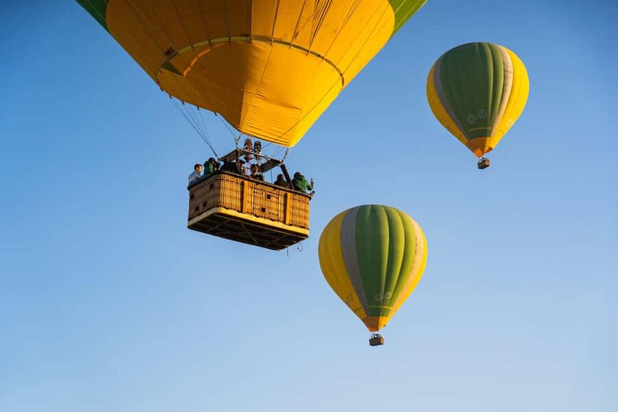 Barcelona: Private Hot Air Balloon Ride - How the pilot picks your flight route over Catalonia