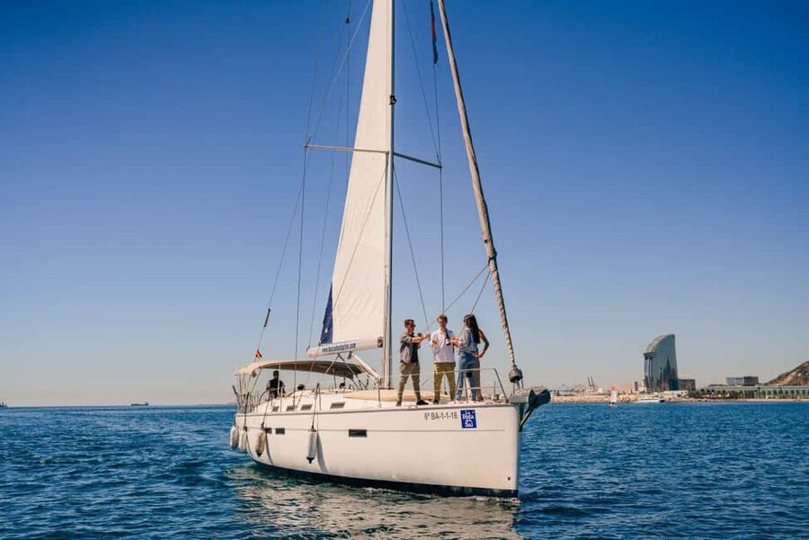 Barcelona: PRIVATE Sailing tour with drinks and snacks - Sailing without experience: safety basics and a chance to steer
