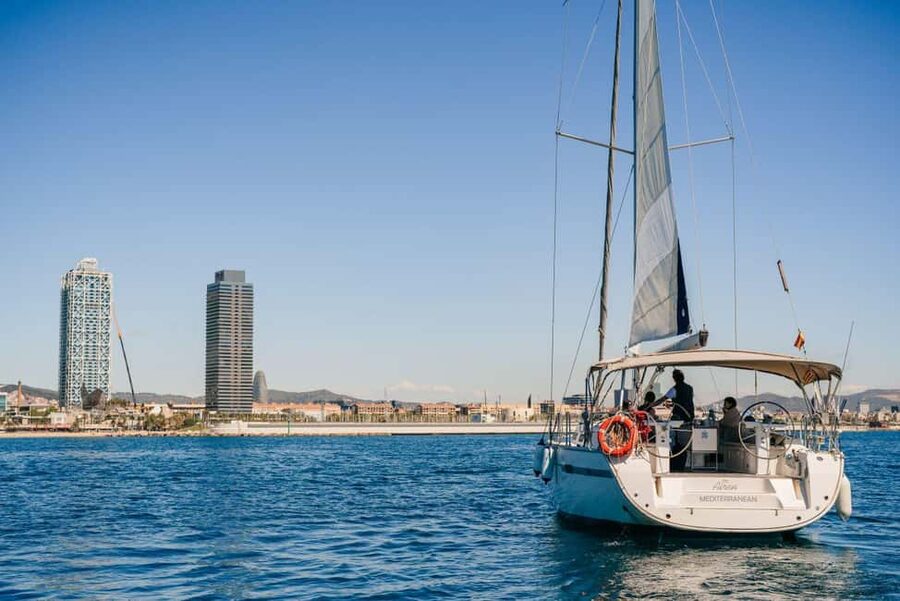 Barcelona: PRIVATE Sailing tour with drinks and snacks - Private group value: price, capacity, and who it makes sense for