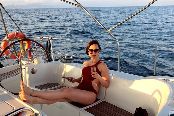 Barcelona Private Sailing Tour with Drinks for Family and Friends - What the Private Format Means for Families and Friend Groups