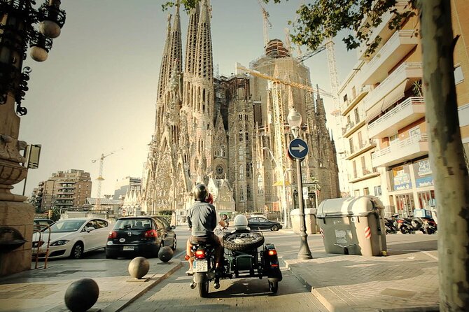 Barcelona Private Tour by Sidecar Motorcycle - Passeig de Gracia: the “Barcelona luxury” boulevard drive-by
