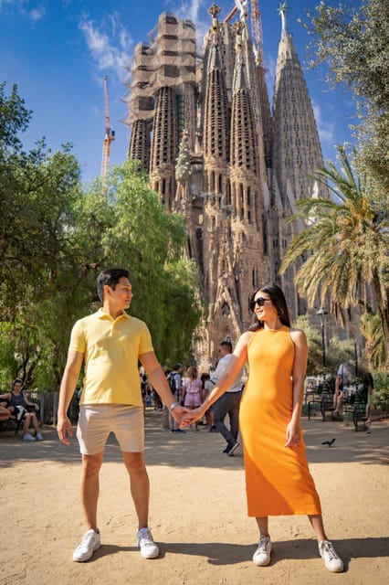 Barcelona: Professional Photoshoot Outside Sagrada Familia - Key things that make this photoshoot worth it