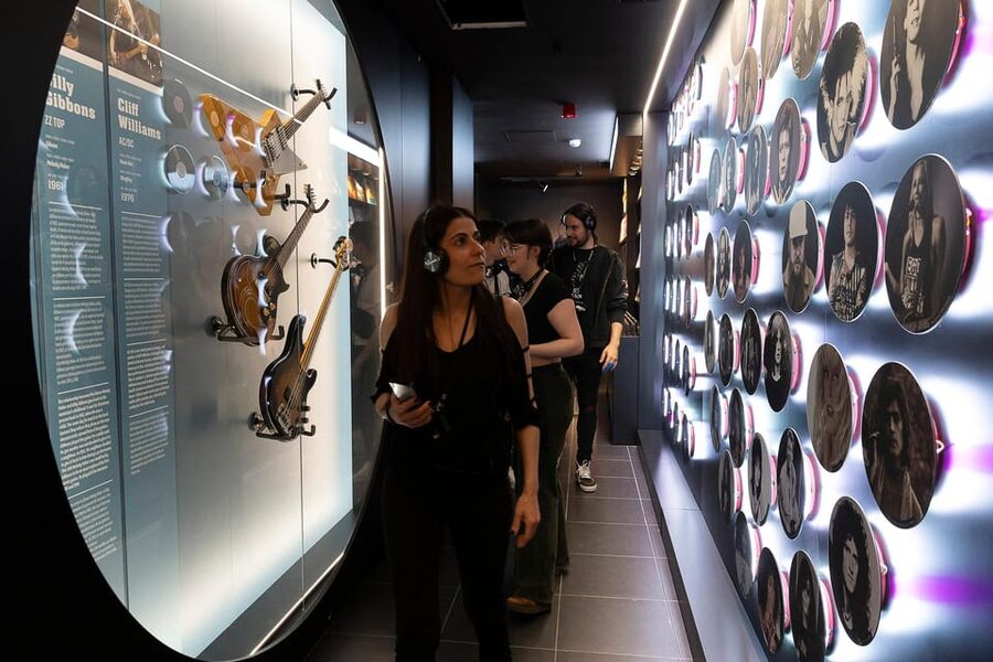 Barcelona: Rock Museum- Guitar Legends Hall - FAQ