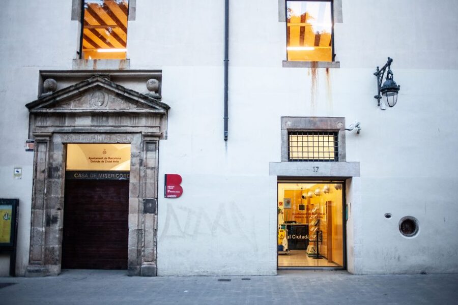 Barcelona's Dark History Walking Tour in El Raval - Guide Style Matters, and This Tour Has Strong Storytelling