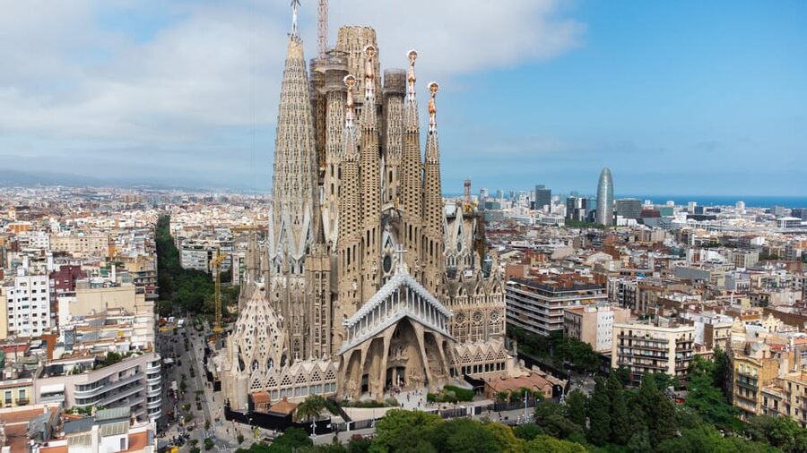 Barcelona: Sagrada Familia and Park Guell Combo Guided Tour - Key things I’d plan for