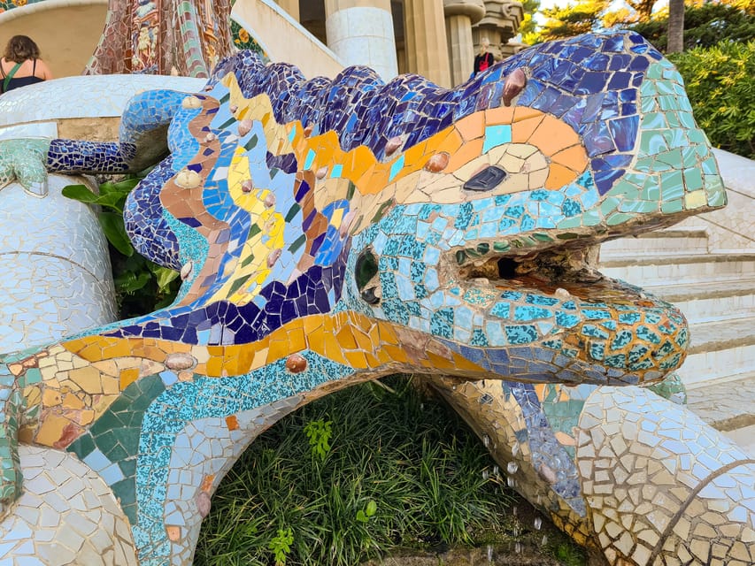 Barcelona: Sagrada Família and Park Güell Guided Tour - What the guides do well, based on real experience notes