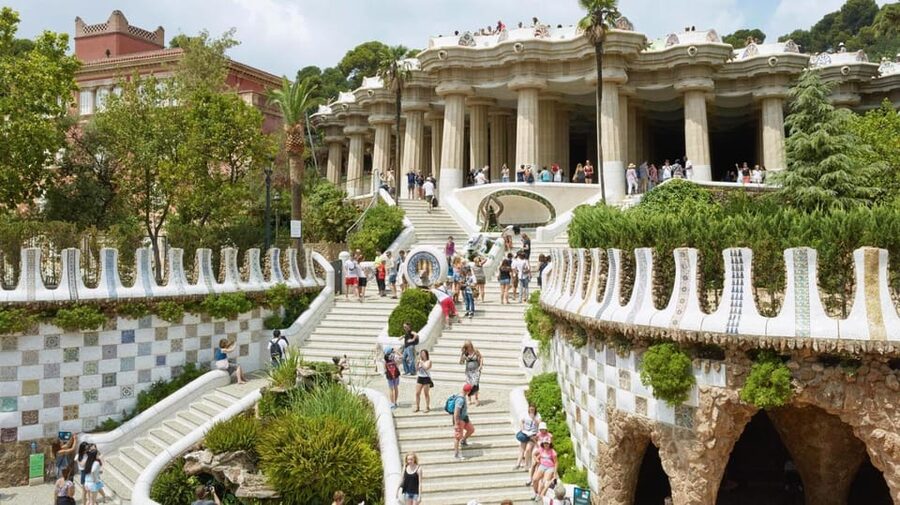 Barcelona: Sagrada Familia and Park Güell with Hotel Pickup - Montjuïc With the Best Kind of Viewing Time