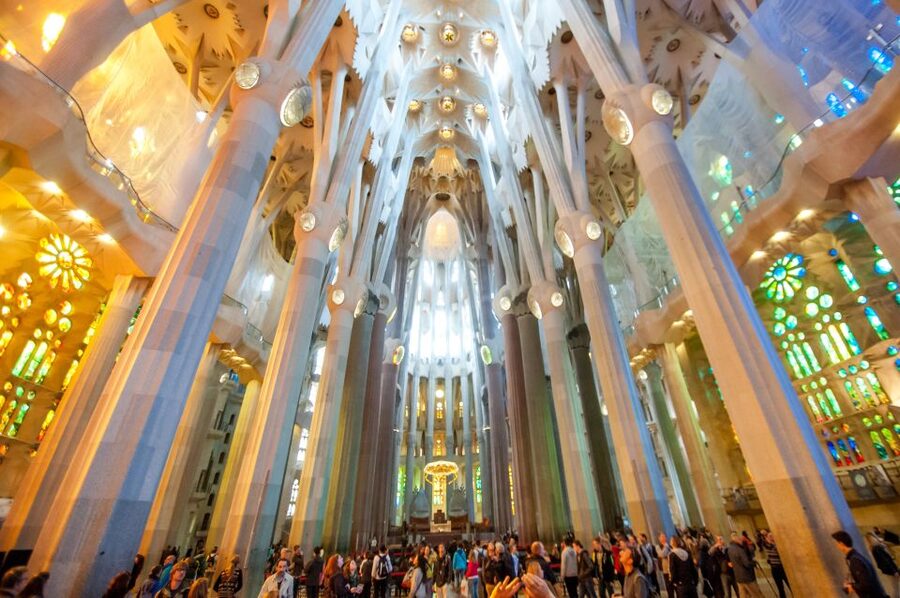 Barcelona: Sagrada Familia Guided Tour with Tower Access - A cathedral you can understand in 90 minutes