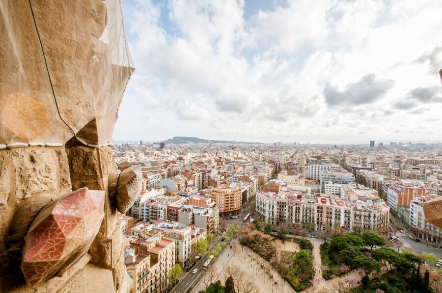 Barcelona: Sagrada Familia Guided Tour with Tower Access - Museum time: drawings, models, and Gaudí’s continuing plan