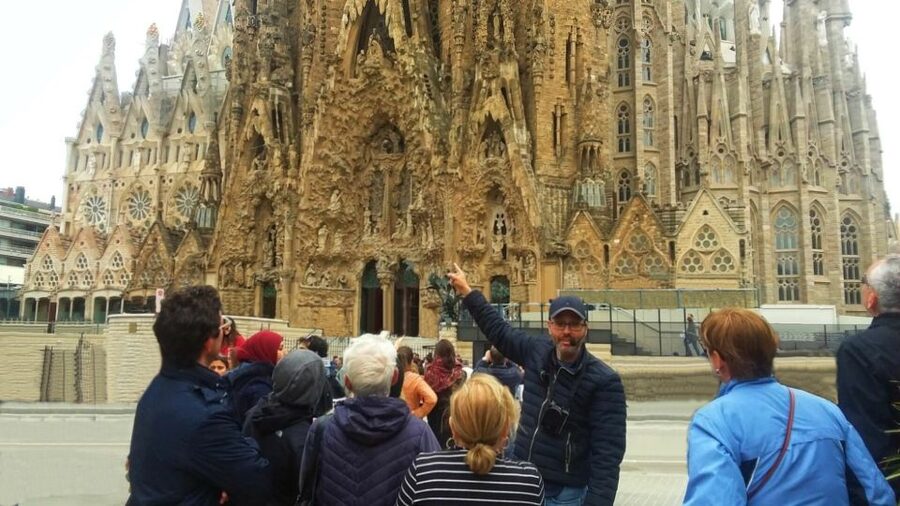 Barcelona & Sagrada Familia Half-Day Tour with Hotel Pickup - Passeig de Gràcia and Eixample: Modernist Architecture Without the Stress
