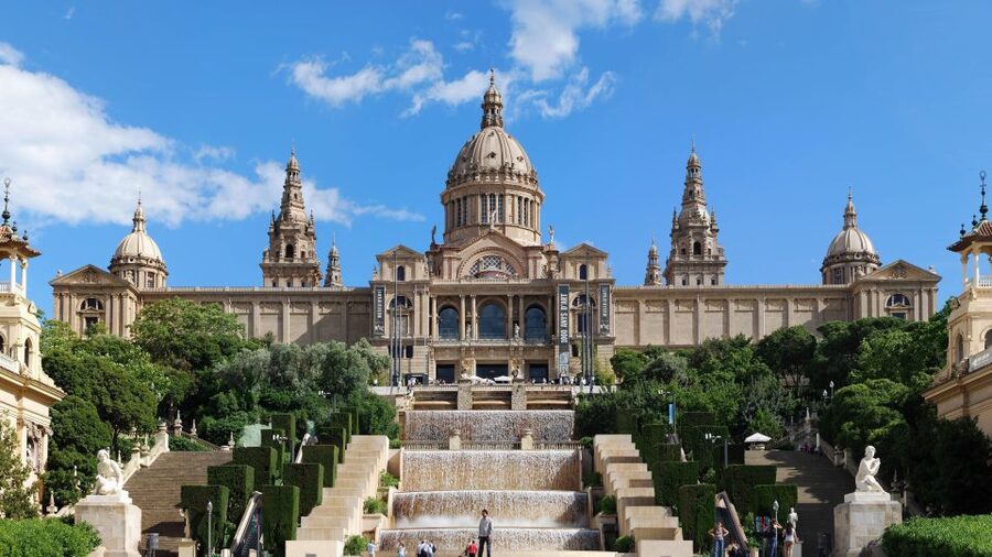 Barcelona & Sagrada Familia Half-Day Tour with Hotel Pickup - The Guides: Why the Human Touch Shows Up