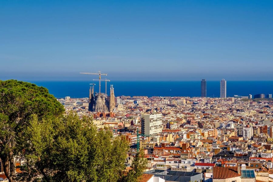 Barcelona: Sagrada Familia & Park Güell Guided Tour & Ticket - Should You Book This Sagrada Familia and Park Güell Combo?