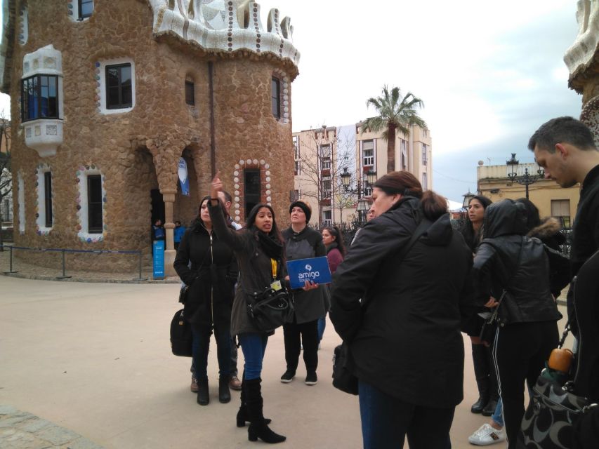 Barcelona: Sagrada Familia & Park Güell Guided Tour & Ticket - Sagrada Familia: Guided Interior Plus the Symbol Decoder
