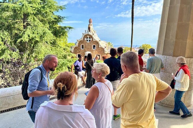 Barcelona: Sagrada Familia & Park Guell Guided Tour + Transfer - The Transfer and Lunch Break: Keeping the Day From Falling Apart
