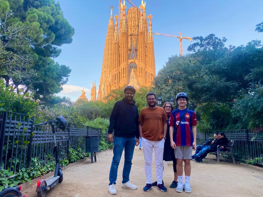 Barcelona: Sagrada Familia Private E-Scooter Tour - Where you start and how the team sets you up