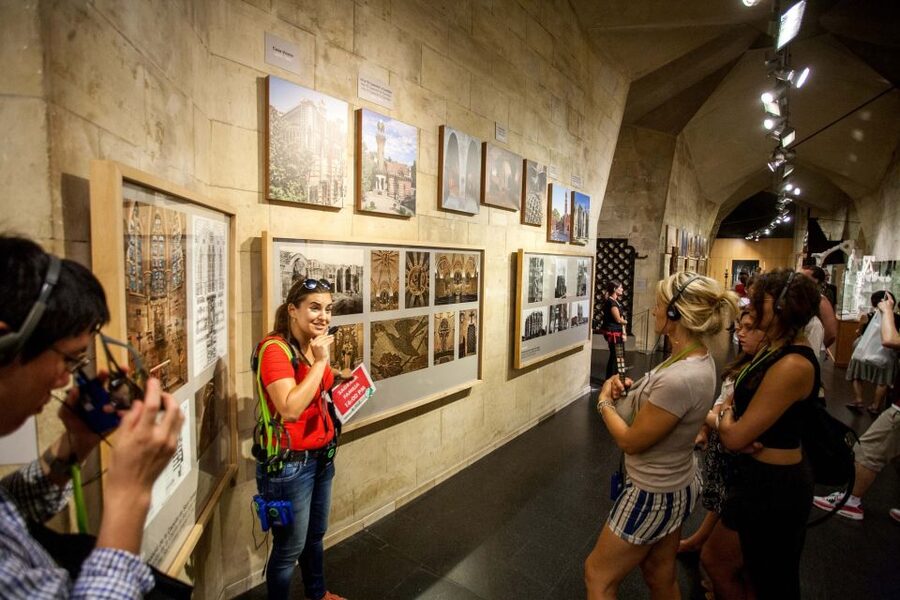 Barcelona: Sagrada Familia Skip-the-line Guided Tour - Practical tips you can use before you go