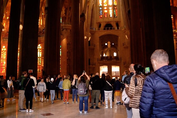 Barcelona: Sagrada Familia Skip-the-Line Guided Tour and Tickets - Entering the Basilica: What the 1.5-Hour Walk Actually Covers