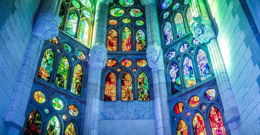 Barcelona: Sagrada Família Skip the Line Tour & Entry Ticket - Key things you will notice fast
